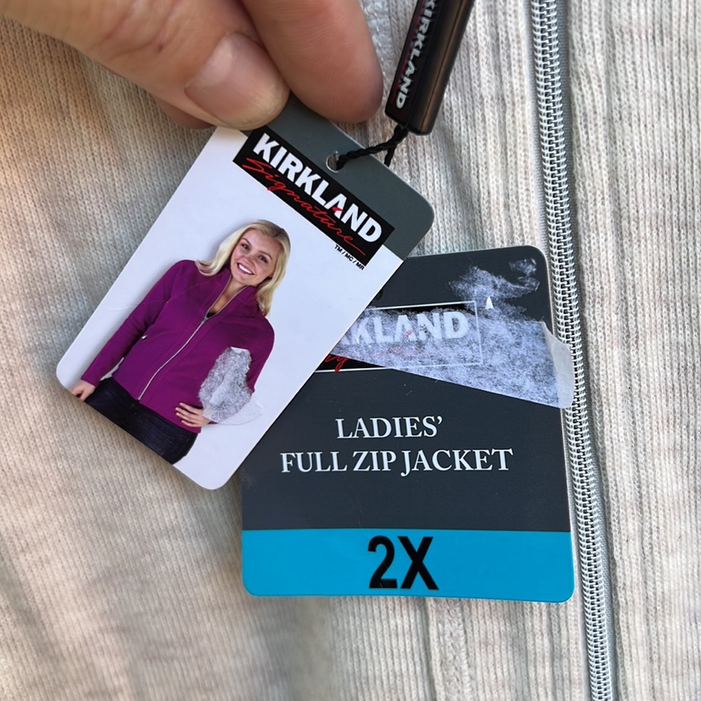 New with tags. Kirkland Signature Ladies full zip jacket. Size 2x.